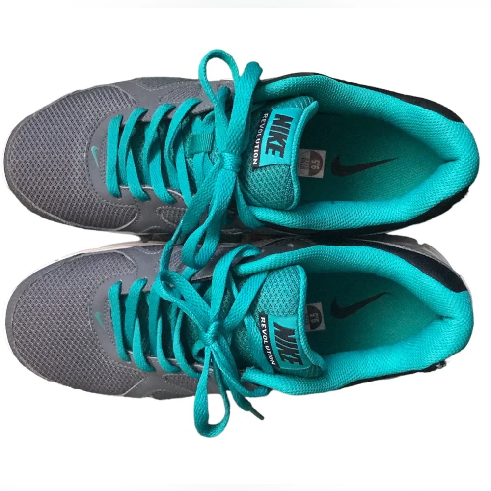 Nike Revolution Shoes Mens 9.5 - Picture 3 of 3